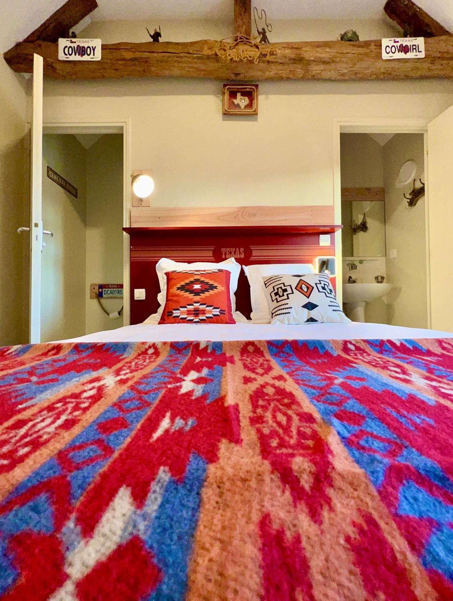 Hotel Le Ranch Brûlon Εξωτερικό φωτογραφία